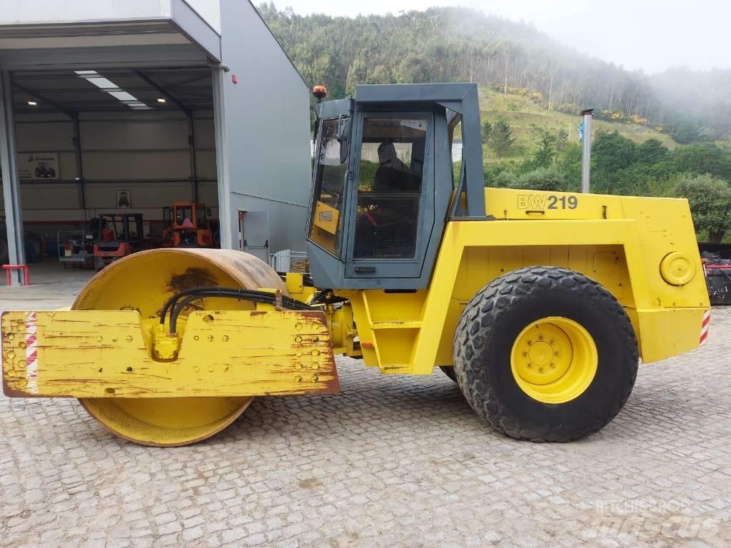 Bomag BW 219 D-2 Ühe trumliga rullid