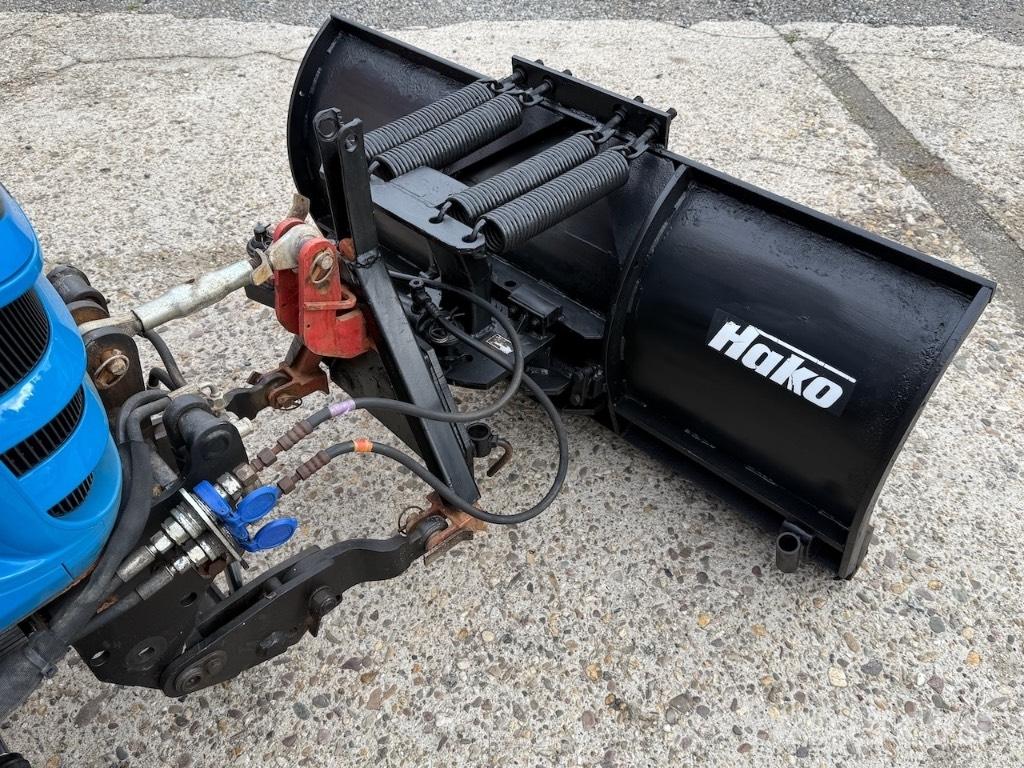 LS J 27 HST Snowline Traktorid