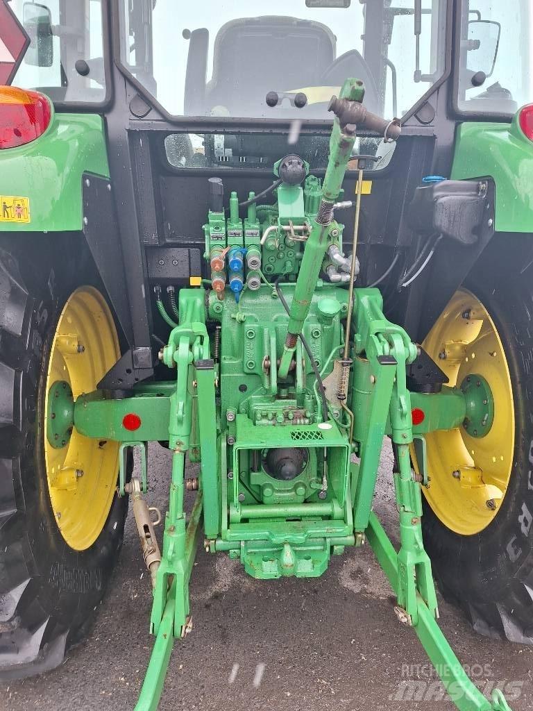 John Deere 5100 R Traktorid