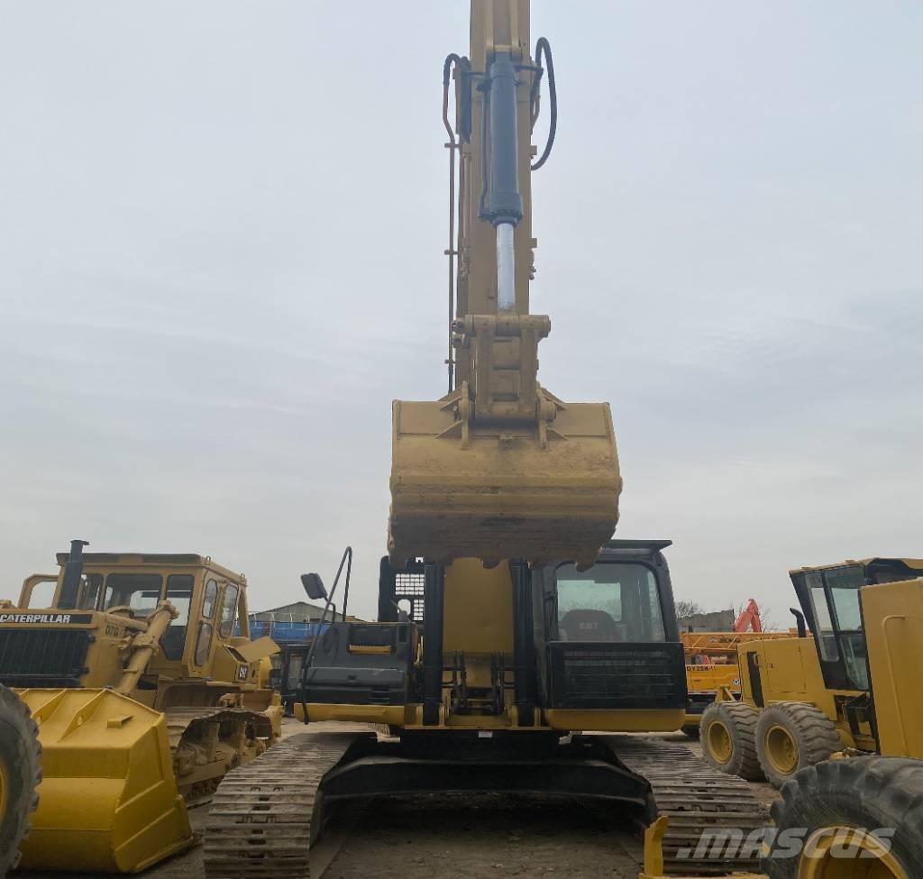 CAT 330 D L Roomikekskavaatorid
