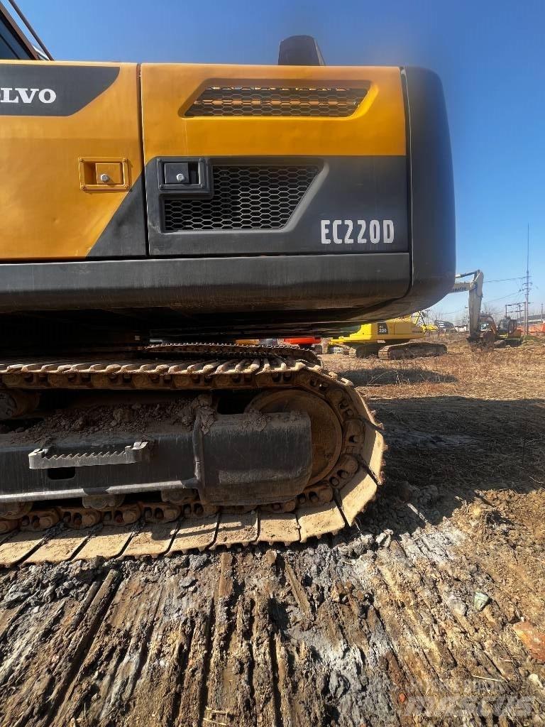 Volvo EC 220 Roomikekskavaatorid