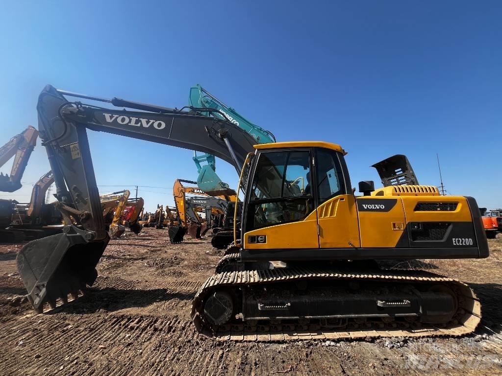 Volvo EC 220 Roomikekskavaatorid