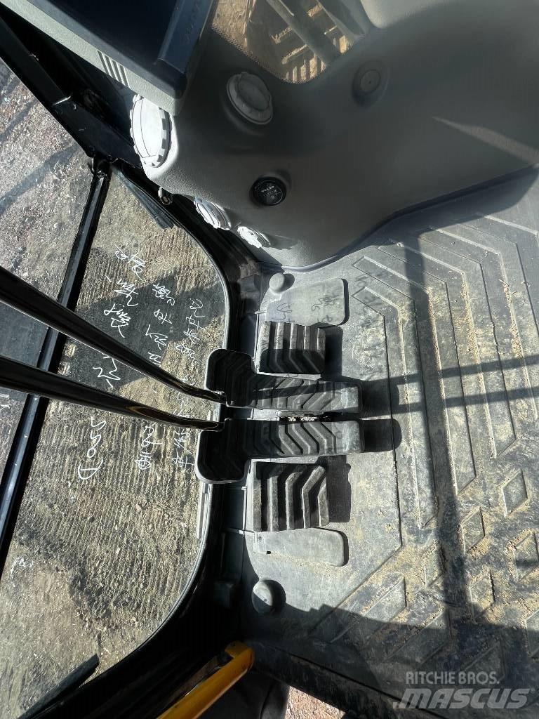 Volvo EC 220 Roomikekskavaatorid