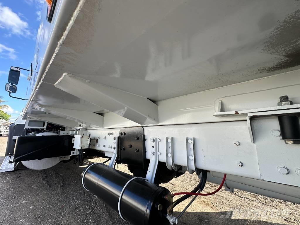 Freightliner 114 SD Prügiautod