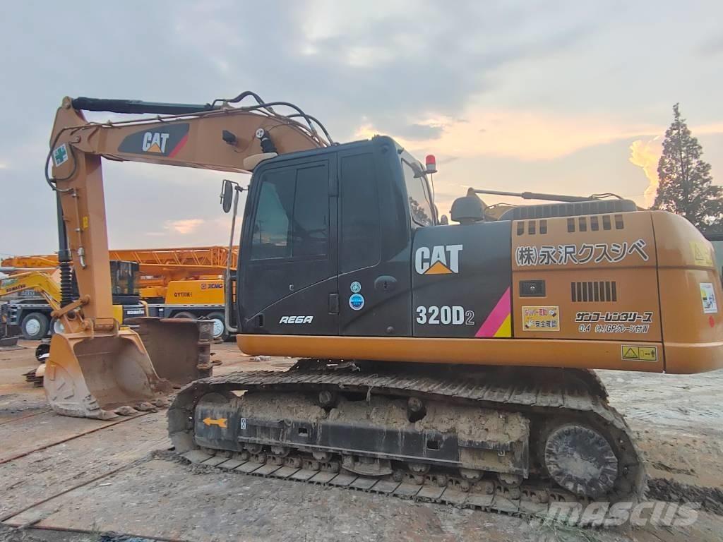CAT CAT 320D2 Roomikekskavaatorid