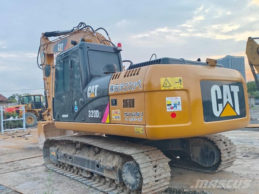 CAT CAT 320D2 Roomikekskavaatorid