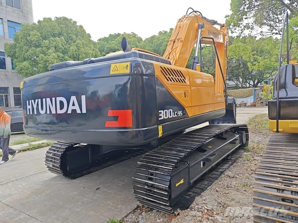 Hyundai R300LC-9S Roomikekskavaatorid