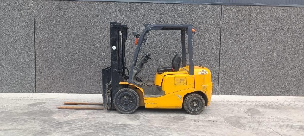 TCM FD25T3 Diiseltõstukid
