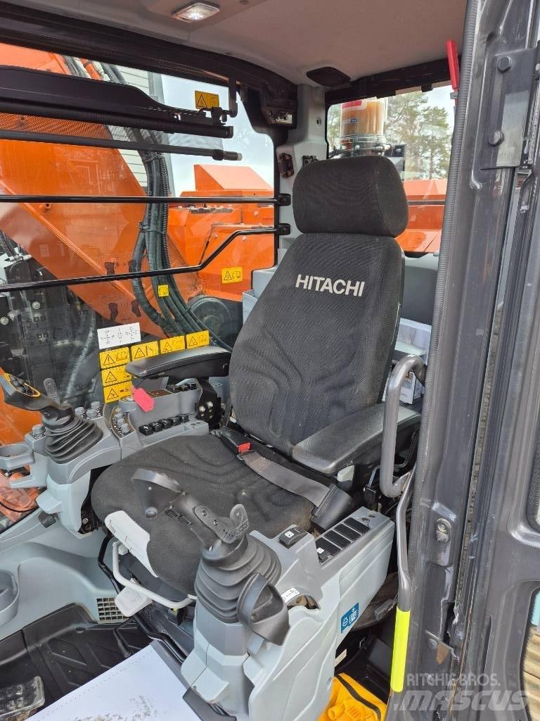 Hitachi ZX 135 US -7 Roomikekskavaatorid