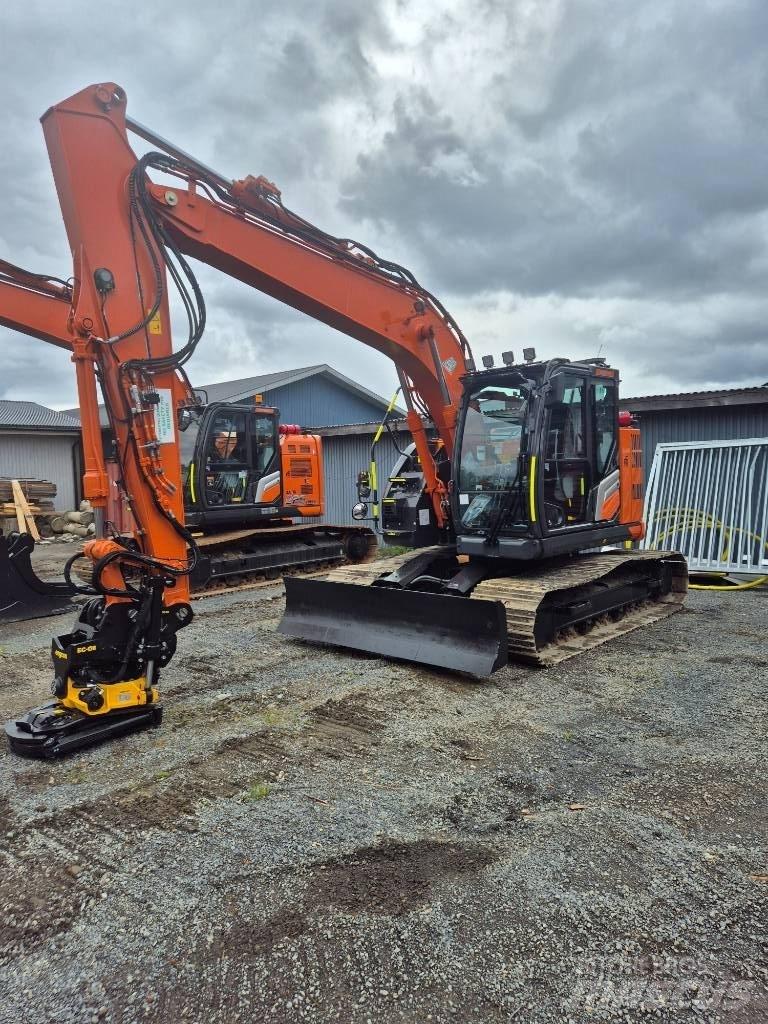 Hitachi ZX 135 US -7 Roomikekskavaatorid