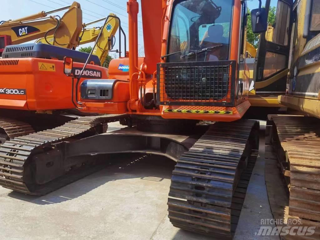 Doosan DX 300LC-9C Roomikekskavaatorid
