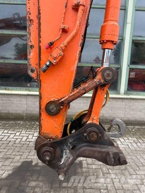 Hitachi ZX 210 LC-3 Roomikekskavaatorid
