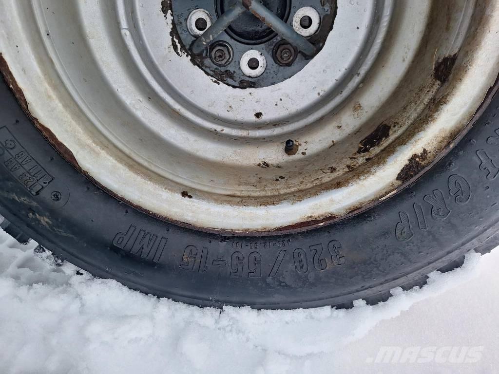 Avant 745 Mitmeotstarbelised laadurid