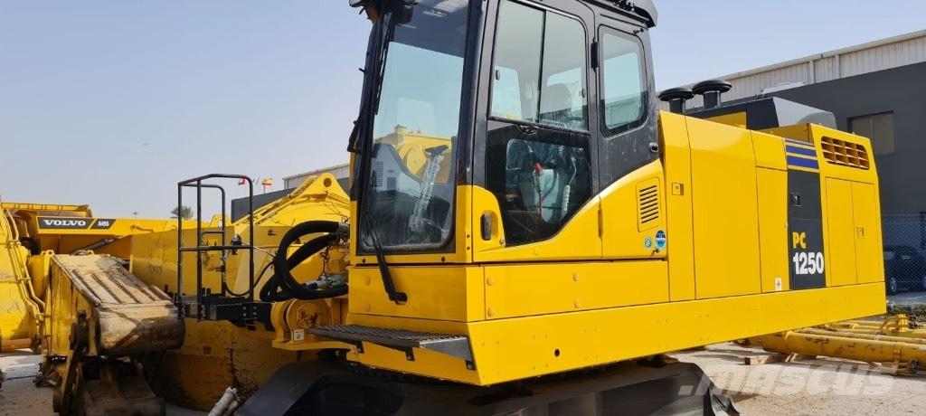 Komatsu PC 1250-8 Roomikekskavaatorid
