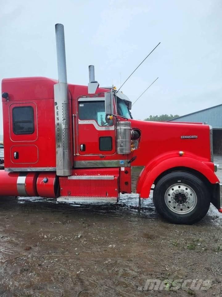 Kenworth W 900 L Sadulveokid