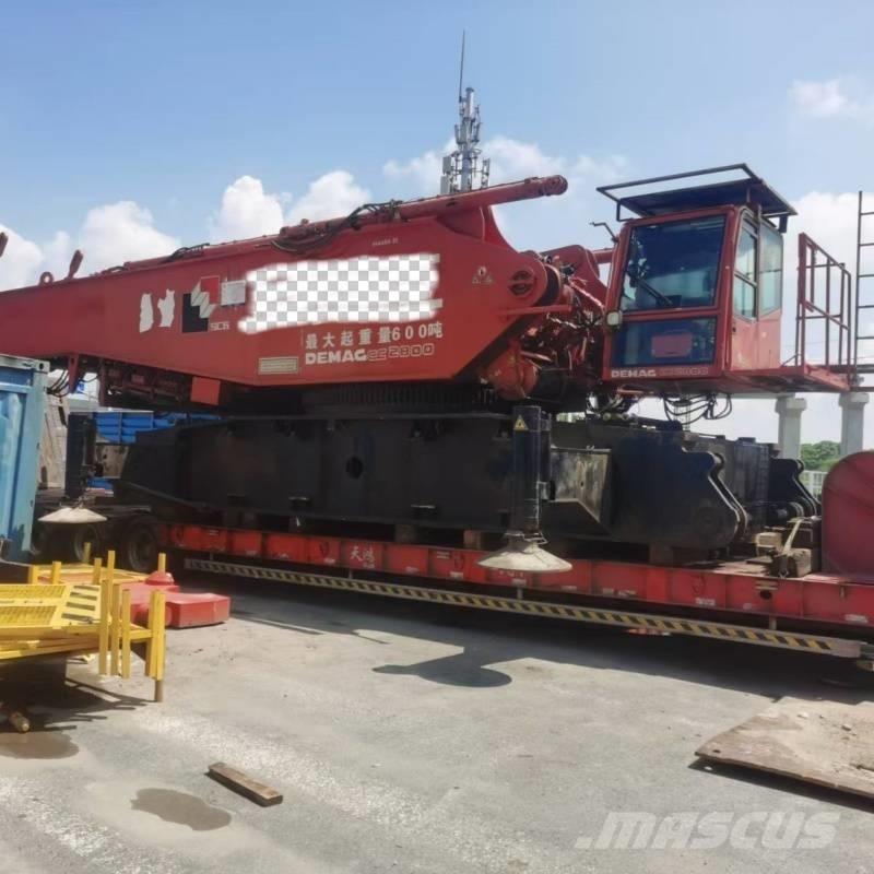 Demag CC 2800 Roomikkraanad
