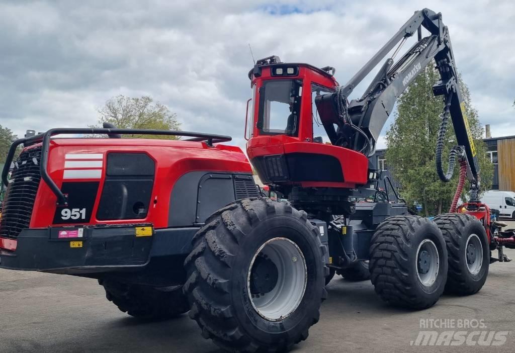 Komatsu 951 Harvesterid