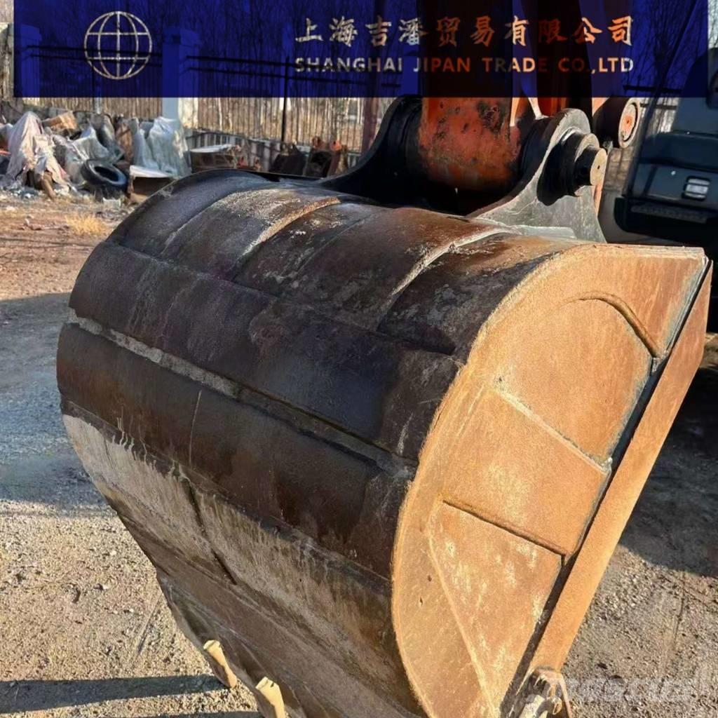 Hitachi ZX 200 Roomikekskavaatorid