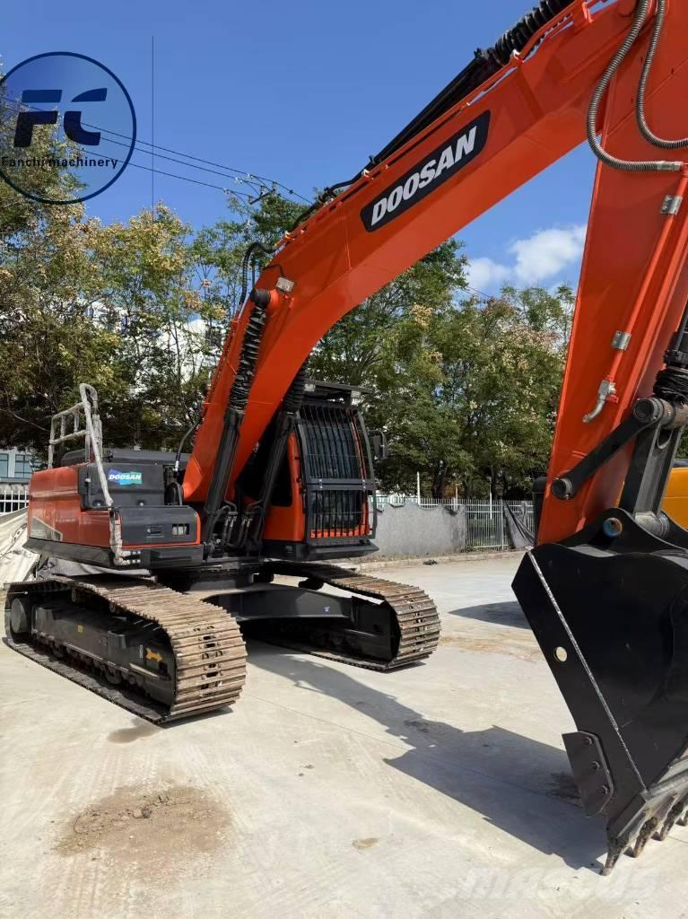 Doosan DX 225 LC Roomikekskavaatorid