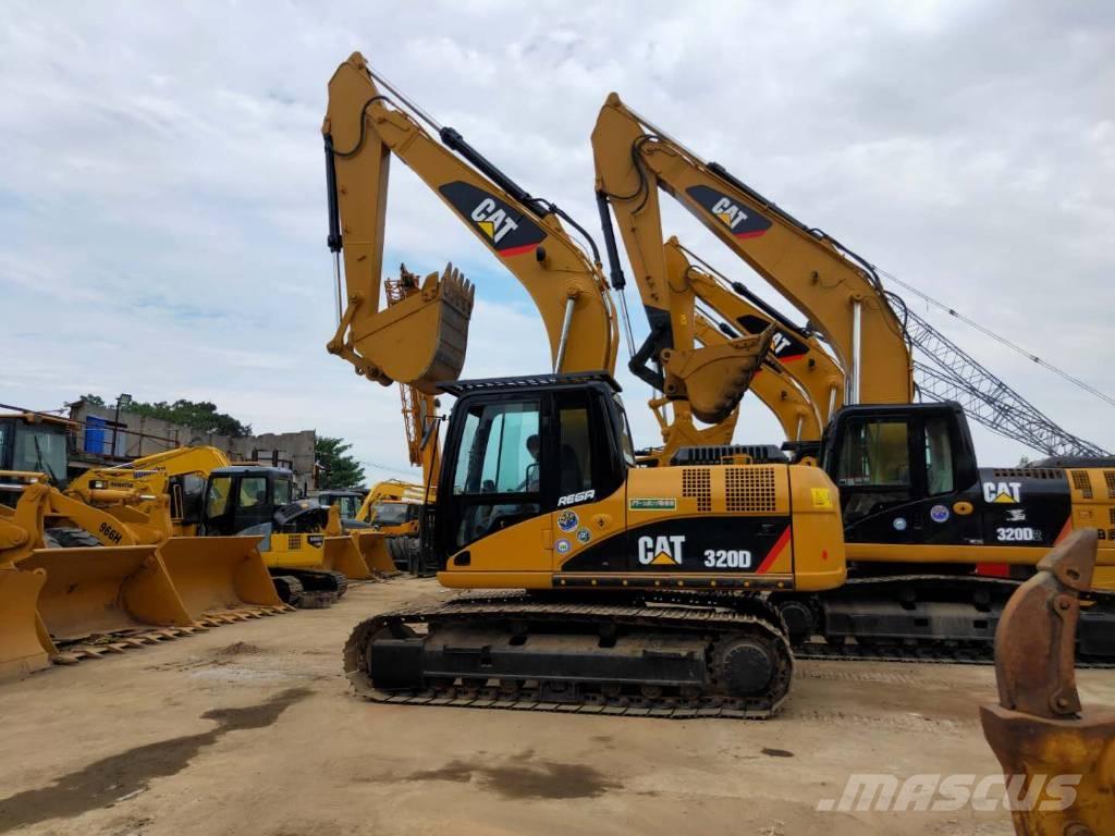 CAT 320D Roomikekskavaatorid