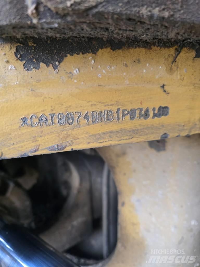 CAT 740 Liigendraamiga pinnaseveokid