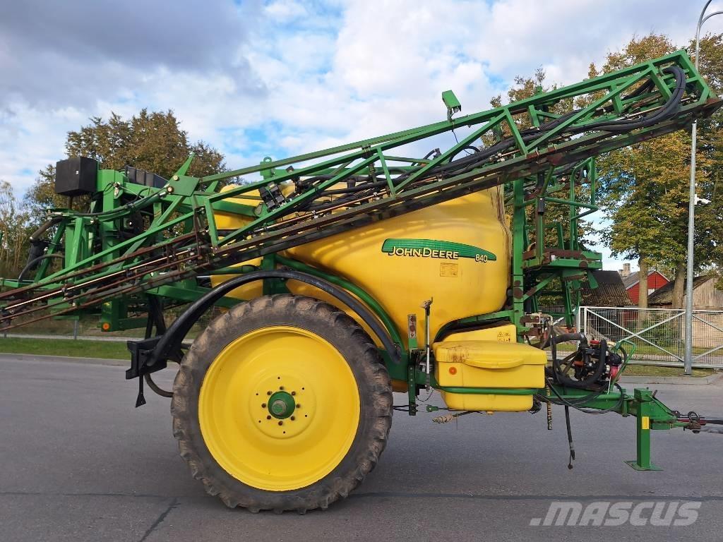 John Deere 840 Haagispritsid