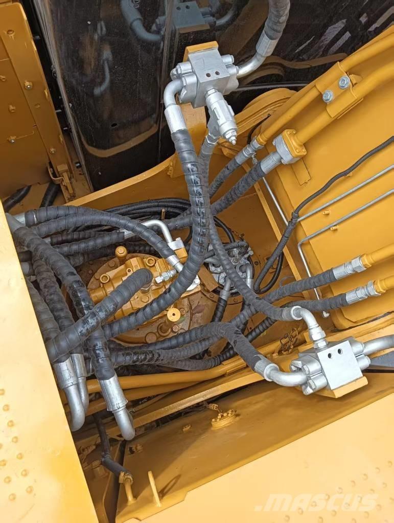 CAT 320 D2L Roomikekskavaatorid