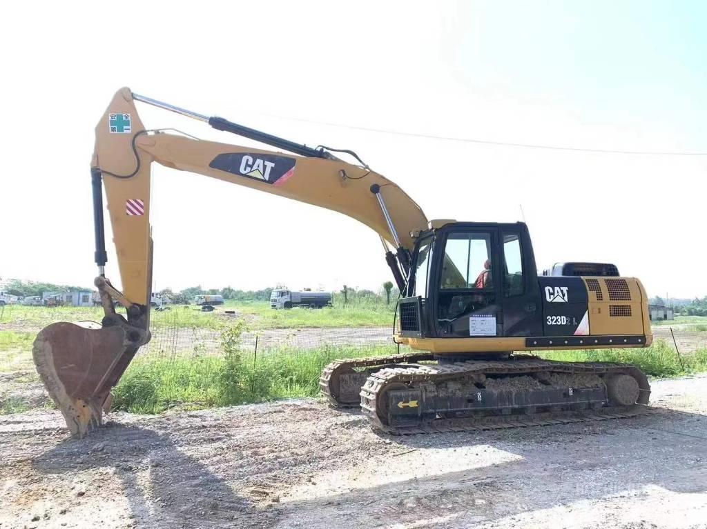 CAT 323 D L Roomikekskavaatorid