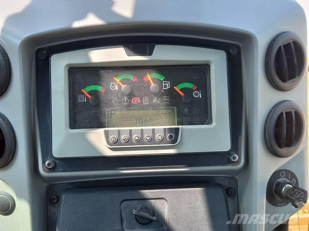 CAT D8T (Abu Dhabi) Buldooserid