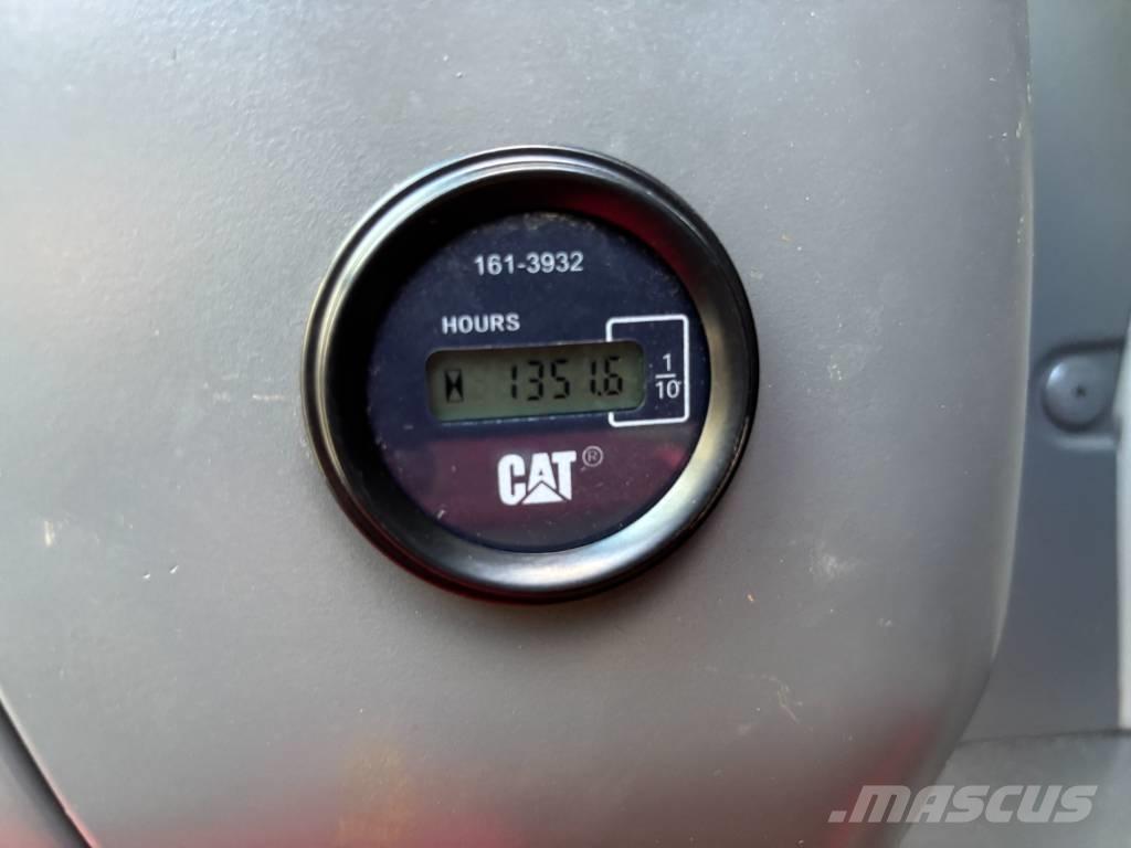 CAT 329 D Roomikekskavaatorid