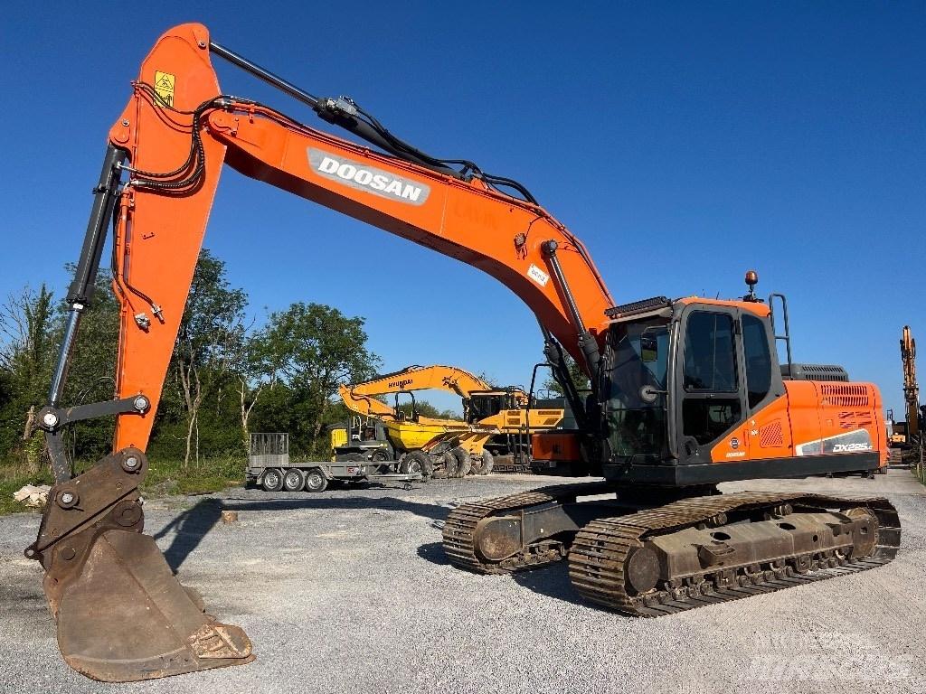 Doosan DX 225 LC-5 Roomikekskavaatorid