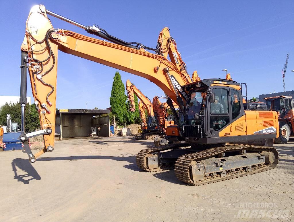 Doosan DX225LC-7 Roomikekskavaatorid