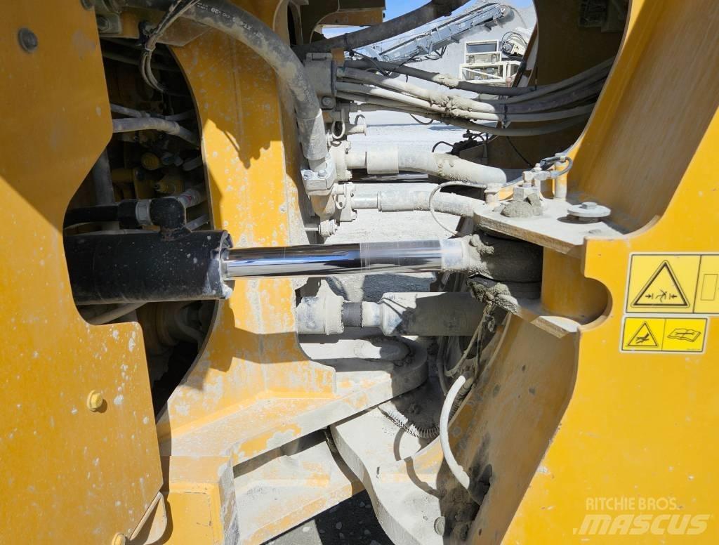 CAT 982 M Rataslaadurid
