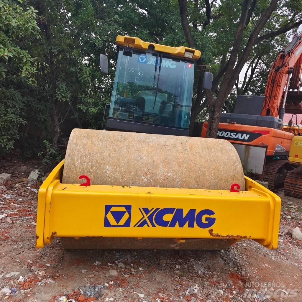 XCMG XS 223 J Ühe trumliga rullid
