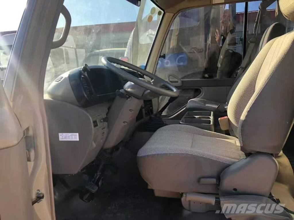 Toyota Coaster Bus Väikebussid