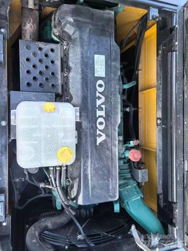 Volvo 480D Roomikekskavaatorid
