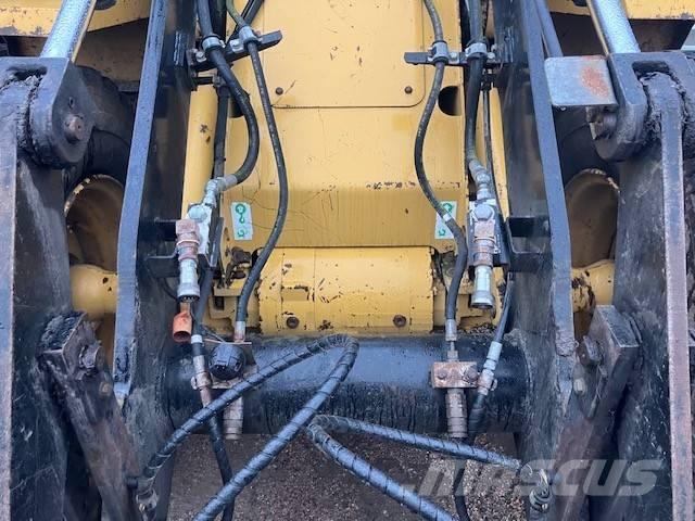 CAT IT 14 G Rataslaadurid