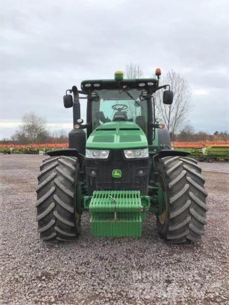 John Deere 8320 R Traktorid