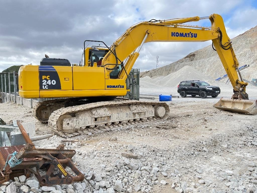 Komatsu PC 240 Roomikekskavaatorid
