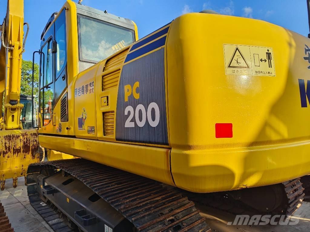 Komatsu PC 200-8 Roomikekskavaatorid