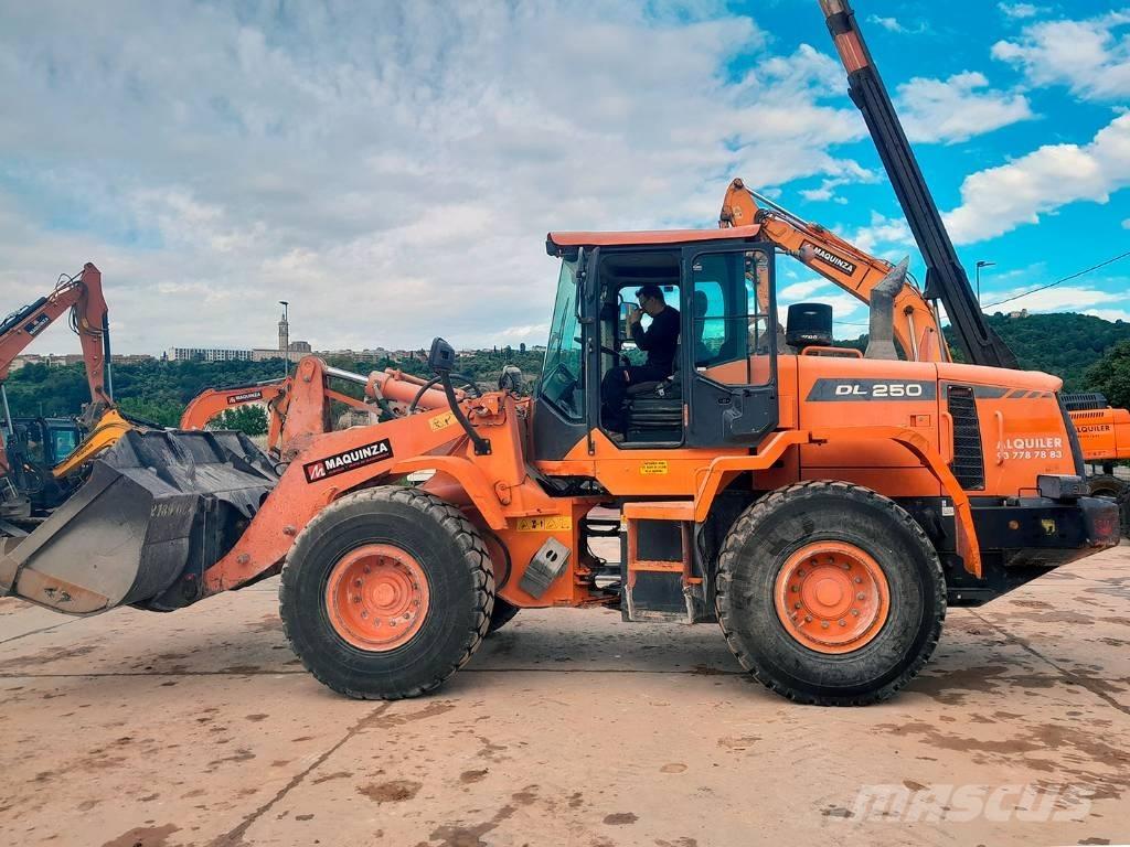 Doosan DL 250-3 Rataslaadurid