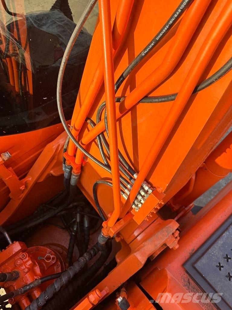 Doosan DX140 Roomikekskavaatorid