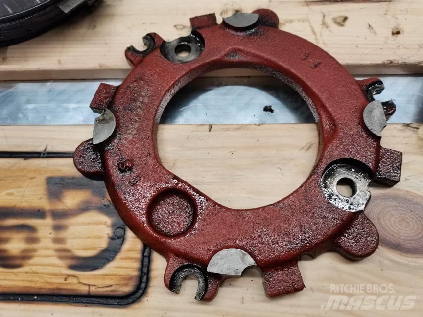 CAT TH 82 {brake} Pidurid
