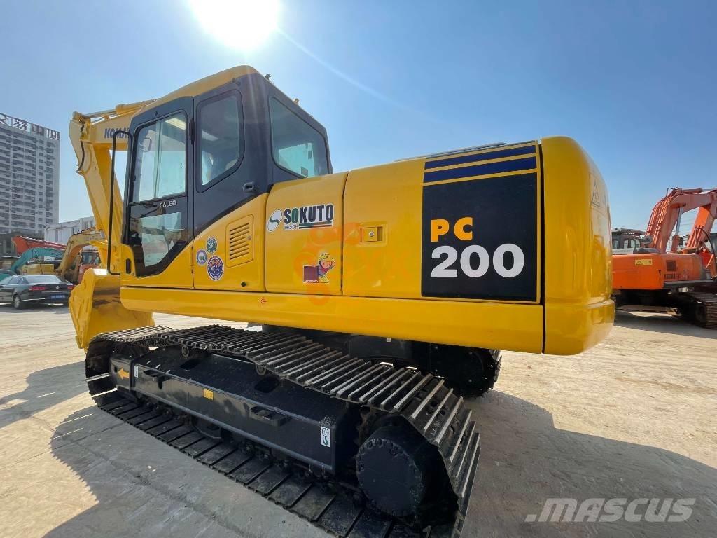 Komatsu PC 200-7 Roomikekskavaatorid