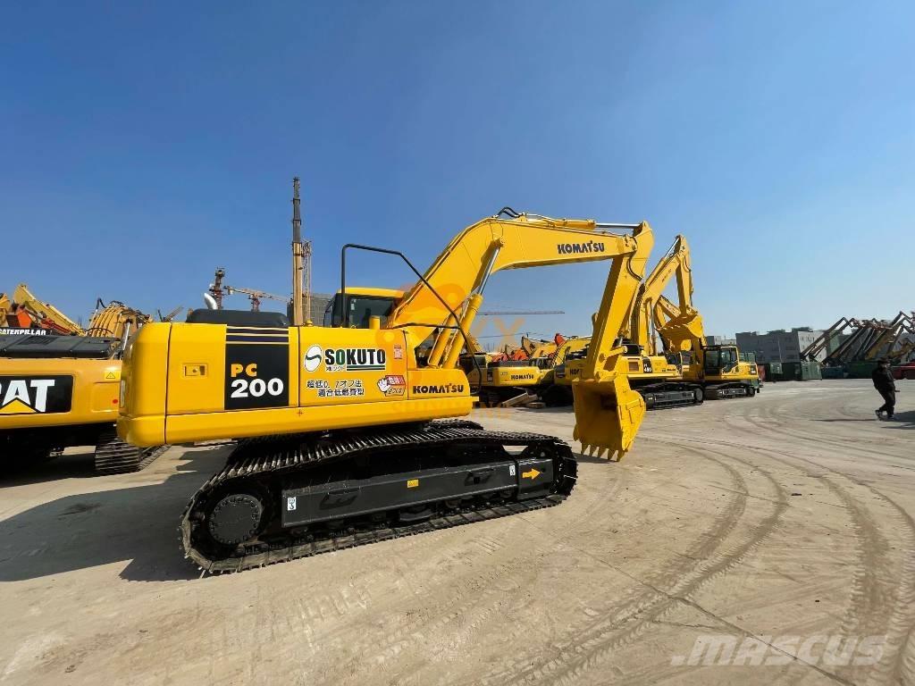 Komatsu PC 200-7 Roomikekskavaatorid