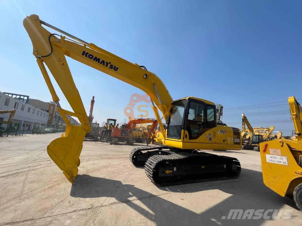 Komatsu PC 200-7 Roomikekskavaatorid
