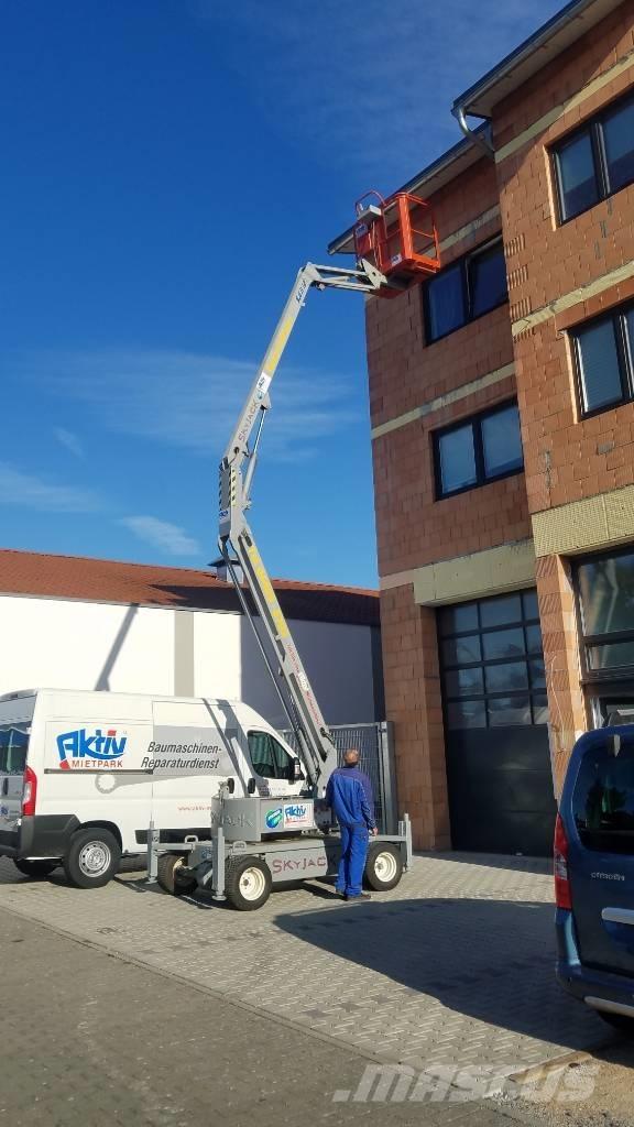 SkyJack SJKB 12 Iseliikuvad poomtõstukid