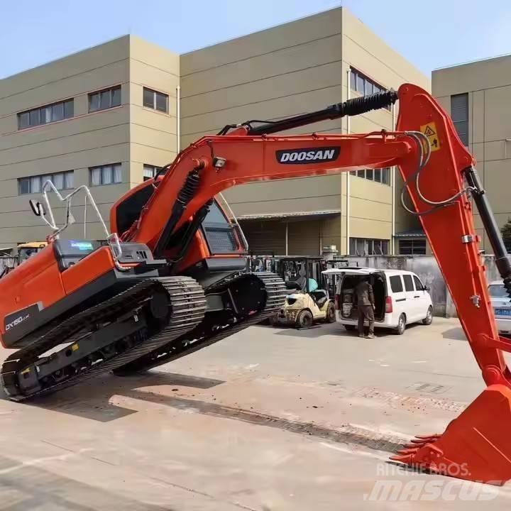 Doosan DX150 Väikeekskavaatorid 7t-12t