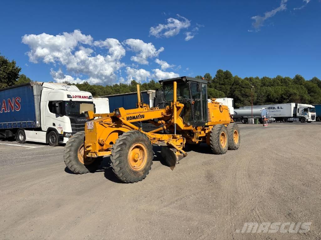 Komatsu GD 530 A Greiderid