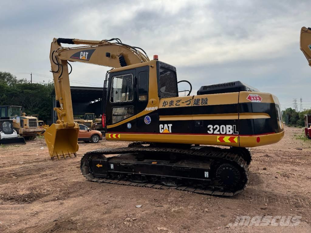 CAT 320B Roomikekskavaatorid